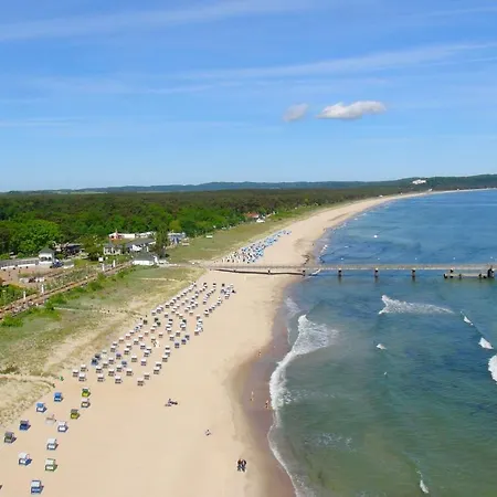 Ferienhaus Zentral Aber Ruhig, Terrasse Mit Viel Gruen - Strandnahes Luki Goehren (Ruegen)
