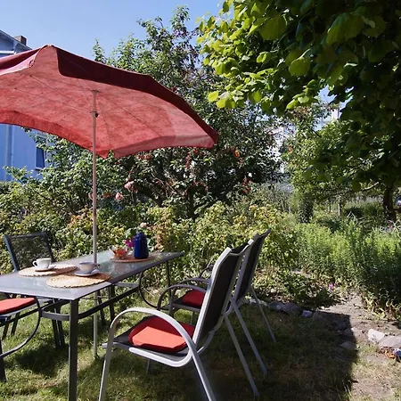 Holiday home Zentral Aber Ruhig, Terrasse Mit Viel Gruen - Strandnahes Luki Goehren (Ruegen)