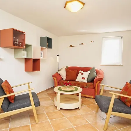Ferienhaus Zentral Aber Ruhig, Terrasse Mit Viel Grün - Strandnahes Luki *