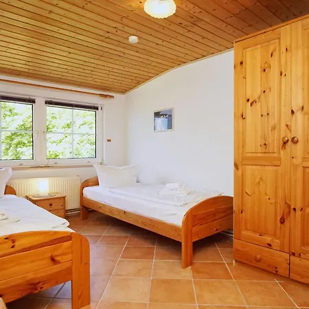 Ferienhaus Zentral Aber Ruhig, Terrasse Mit Viel Grün - Strandnahes Luki Goehren (Ruegen)