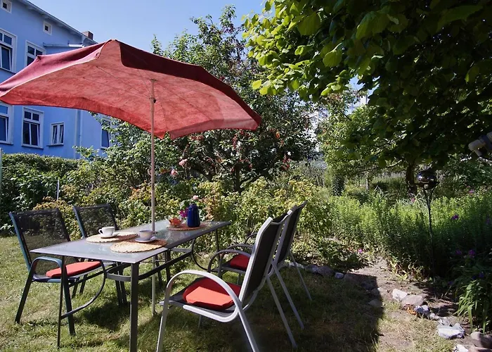 Ferienhaus Zentral Aber Ruhig, Terrasse Mit Viel Grün - Strandnahes Luki Goehren (Ruegen)