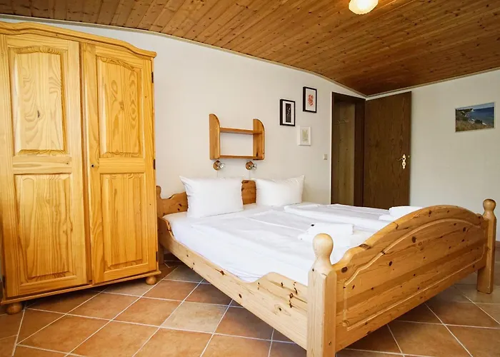 Ferienhaus Zentral Aber Ruhig, Terrasse Mit Viel Grün - Strandnahes Luki Goehren (Ruegen)